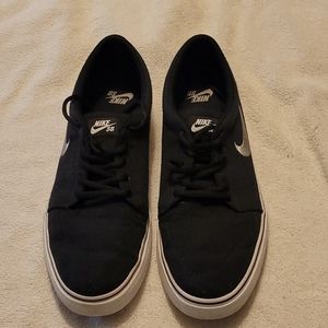 Nike SB Charge, size 10, black